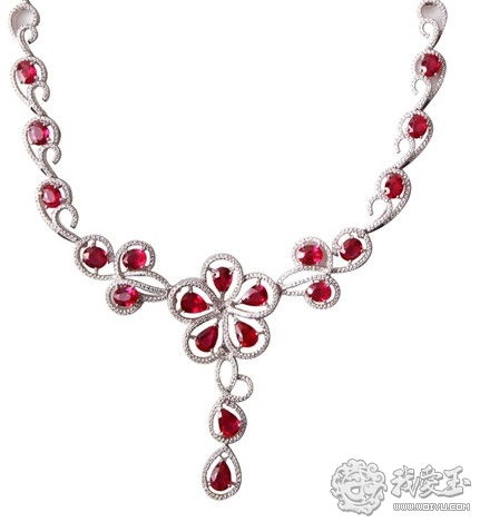 無燒藍寶石產品以奢華時尚為主題