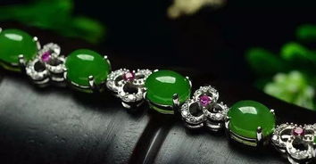 珠寶市場(chǎng)回暖 鑲嵌首飾走熱