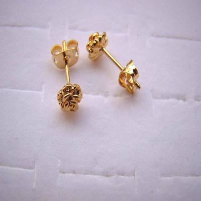 【金色牡丹花耳釘 真空電鍍耳釘 防過敏耳首飾 多種花形耳針批發(fā)】價(jià)格,廠家,圖片,其他耳飾,義烏市康磐電子商務(wù)商行-