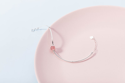 銀飾品手鏈腳鏈?zhǔn)罪椗臄z/電商靜物產(chǎn)品拍照/小飾品