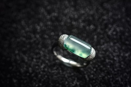 翡翠戒指場 廠家 去哪賣,戒面價(jià)格全解析