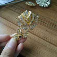 義烏市綺妮飾品廠 專業(yè)打造時(shí)尚首飾與電子產(chǎn)品