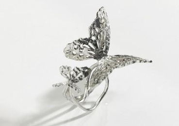 首飾與電子產(chǎn)品銷售的融合 現(xiàn)代零售新趨勢